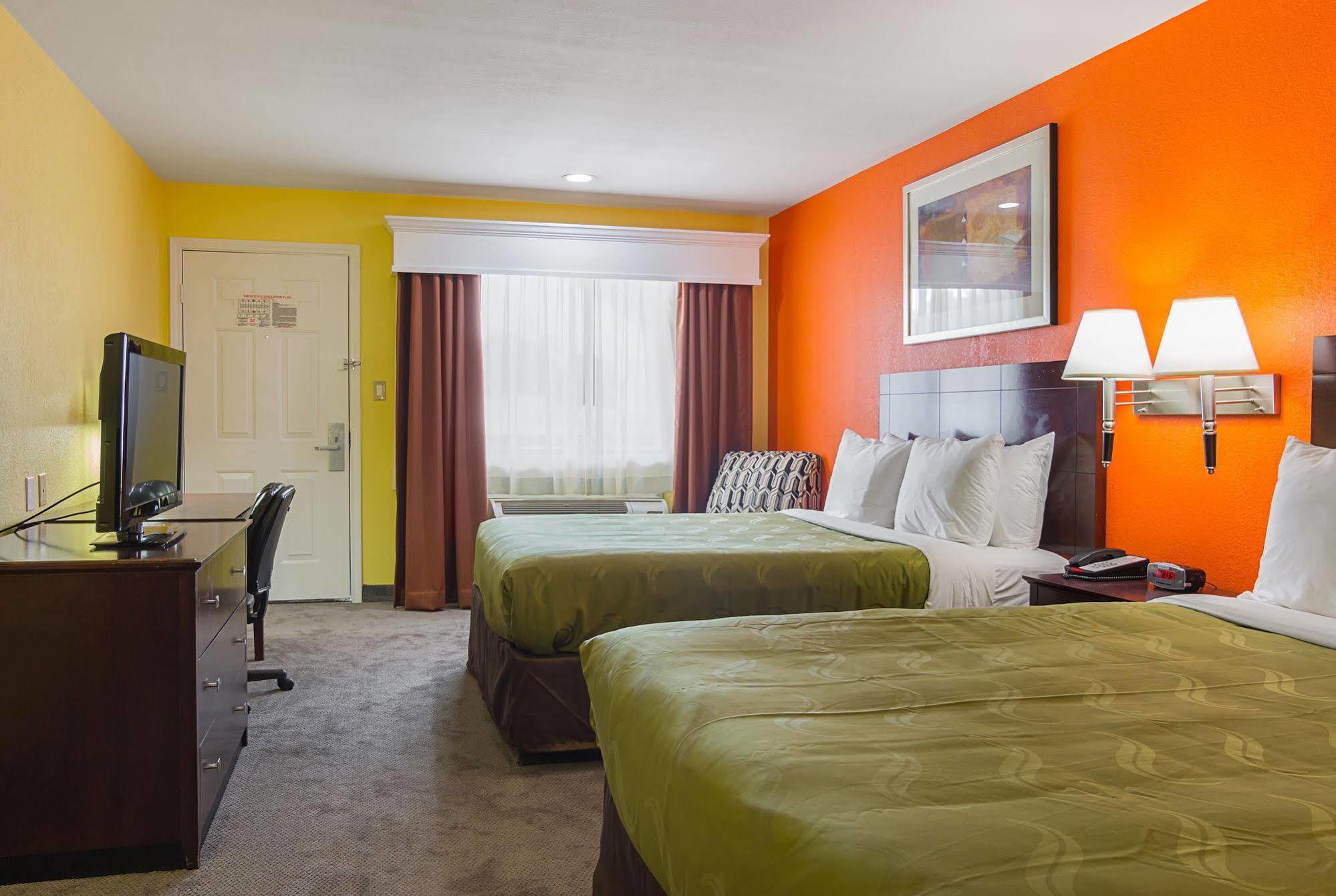 Quality Inn Carthage Exteriör bild